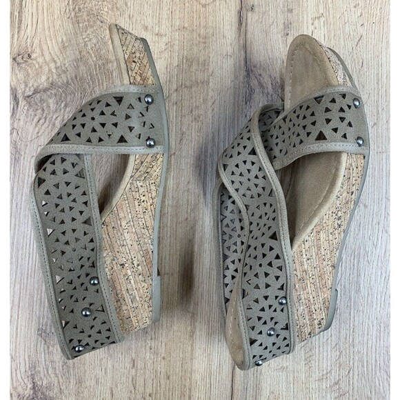 Minnetonka Platform Wedge Eyelet Sandals Women's Size 10 Brown Suede Leather - Picture 10 of 15